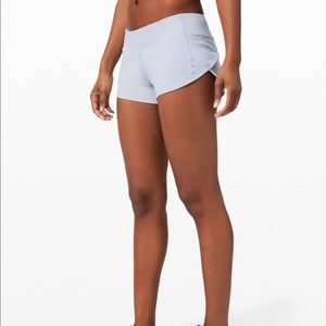 Lululemon Speed Up Short 2.5” in Daydream